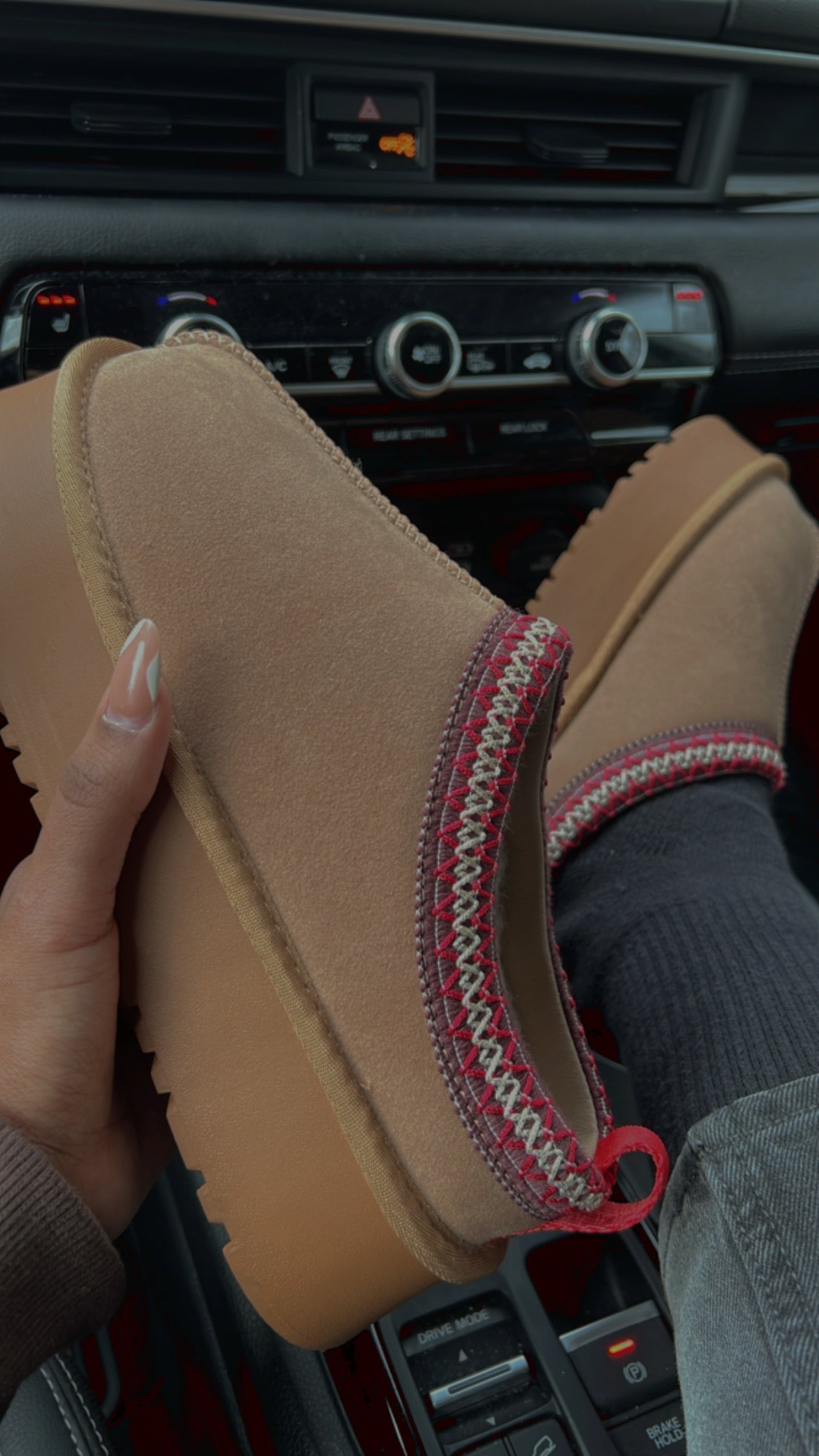 Jocelyn Platform - Chestnut